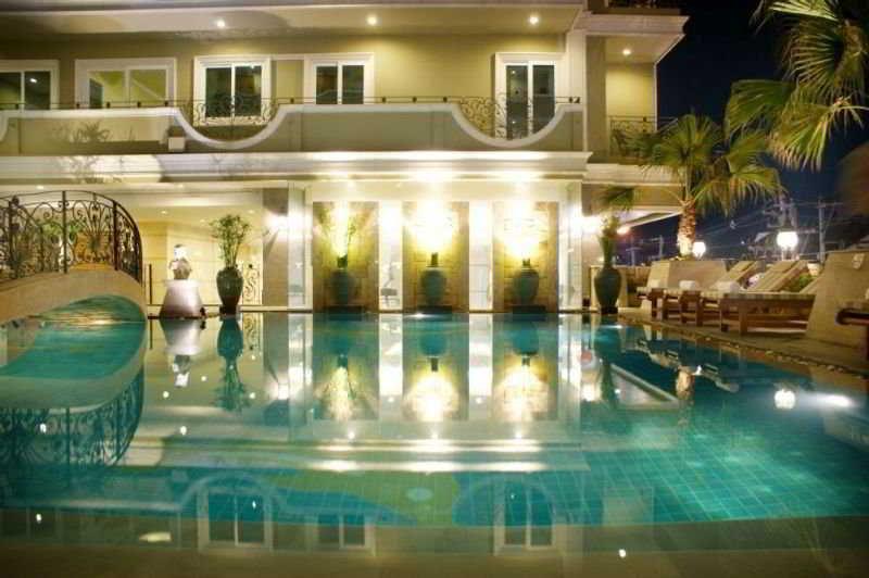LK Royal Suite Pattaya Exterior foto