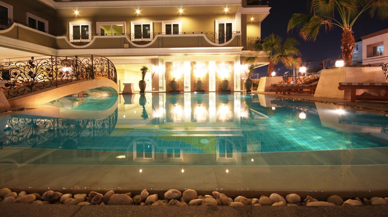 LK Royal Suite Pattaya Exterior foto