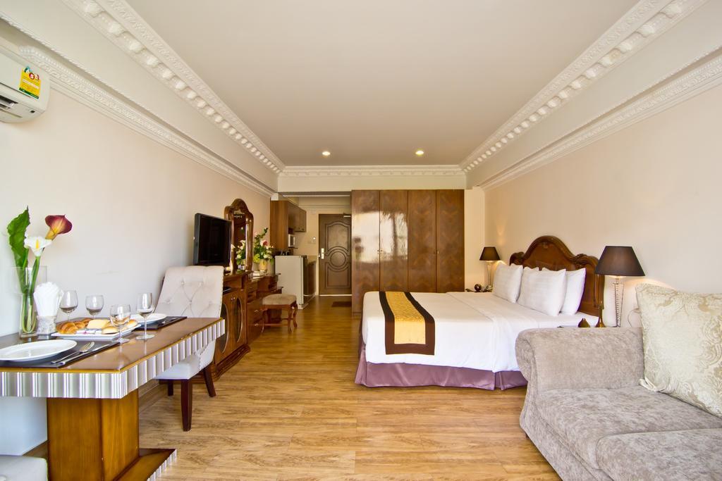 LK Royal Suite Pattaya Exterior foto