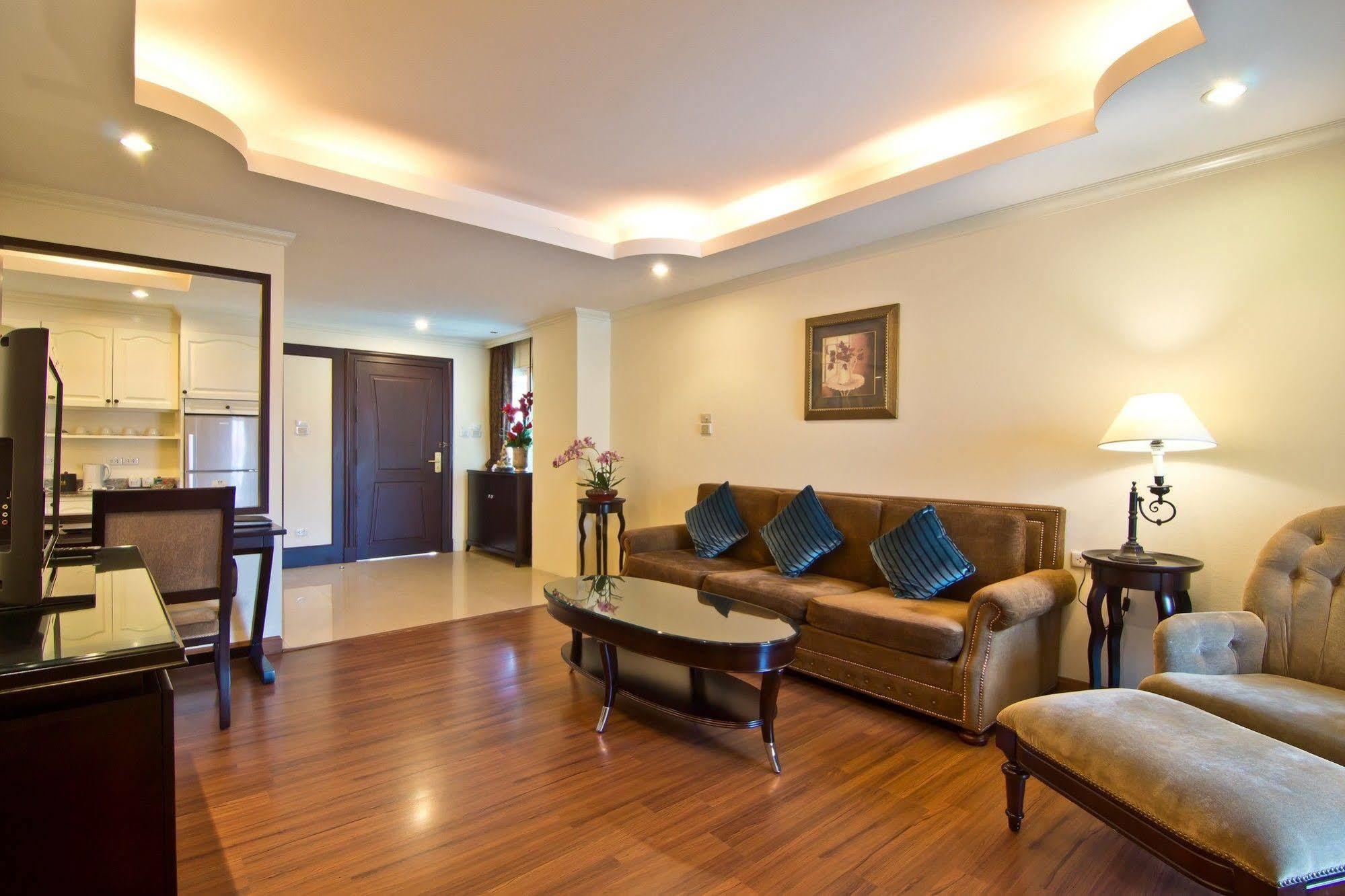LK Royal Suite Pattaya Exterior foto