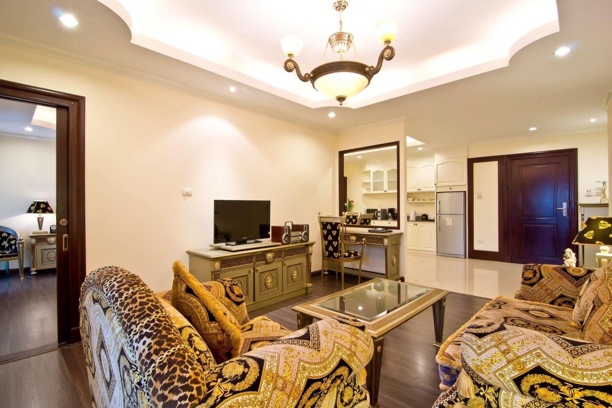 LK Royal Suite Pattaya Exterior foto